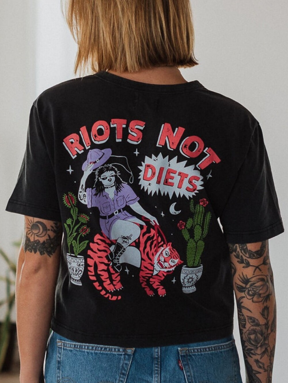 NWOT Octopied Mind Riots Not Diets Cropped Tee Size Xs